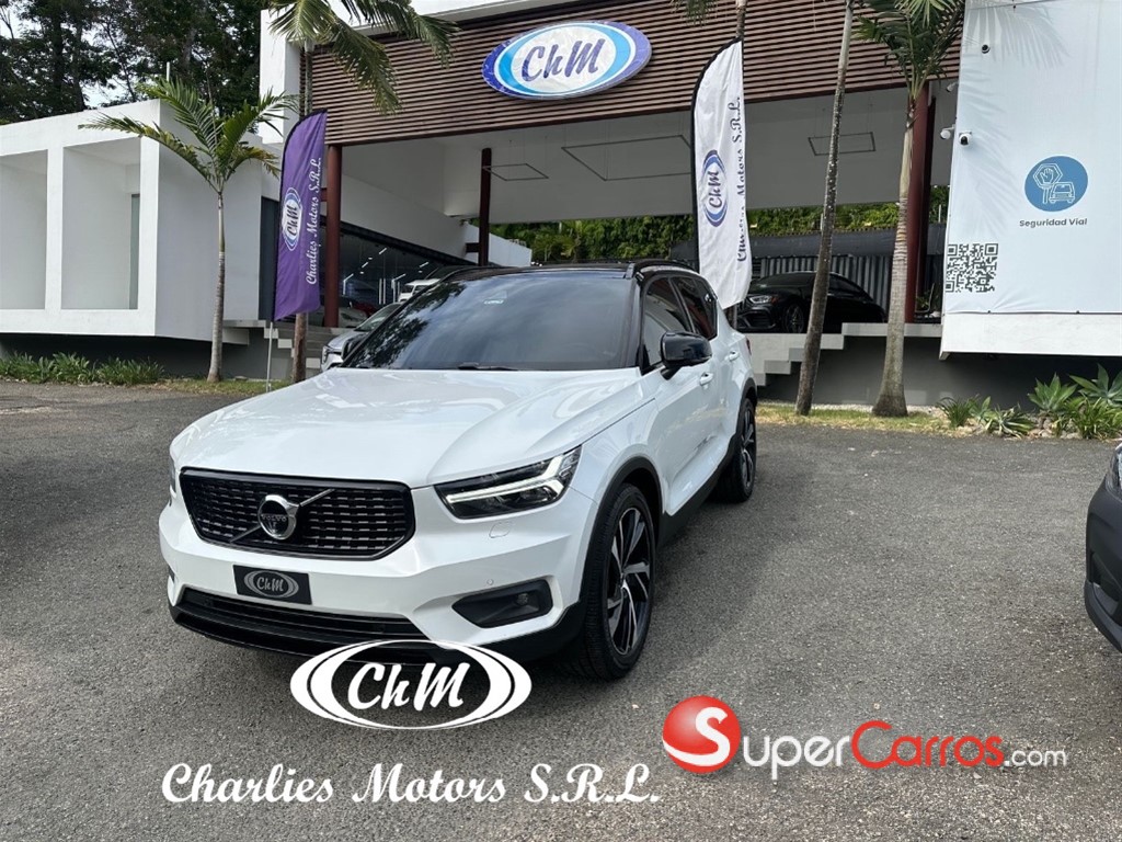 2020 Volvo XC40 R-Design