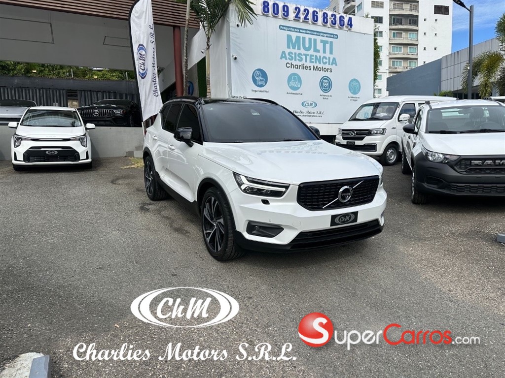 2020 Volvo XC40 R-Design — foto 2 / 10