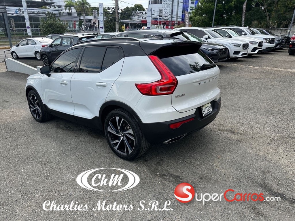 2020 Volvo XC40 R-Design — foto 3 / 10