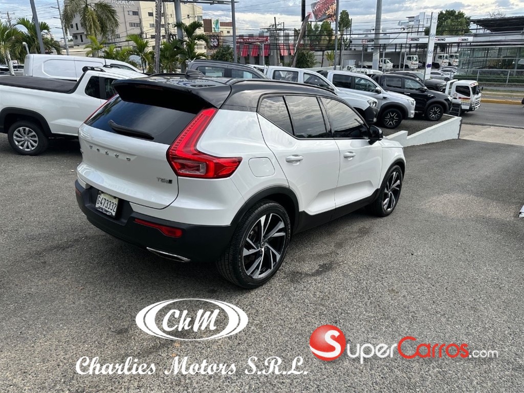 2020 Volvo XC40 R-Design — foto 4 / 10