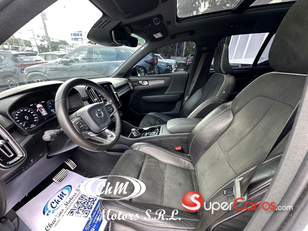 2020 Volvo XC40 R-Design — foto 5 / 10