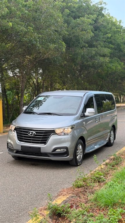 2020 Hyundai Grand Starex