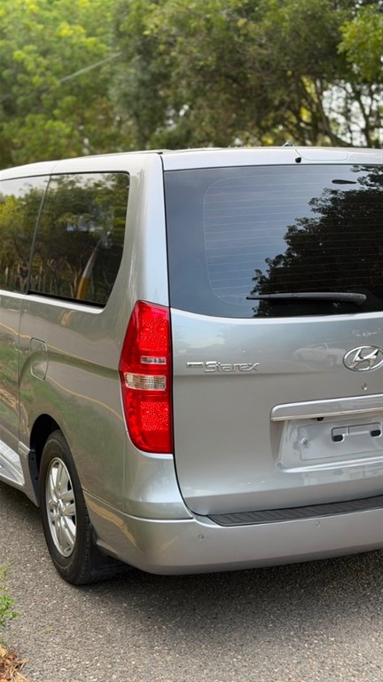 2020 Hyundai Grand Starex — foto 9 / 12