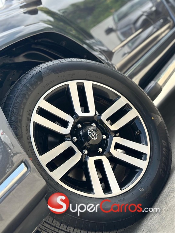 2020 Toyota 4 Runner Limited — foto 2 / 12