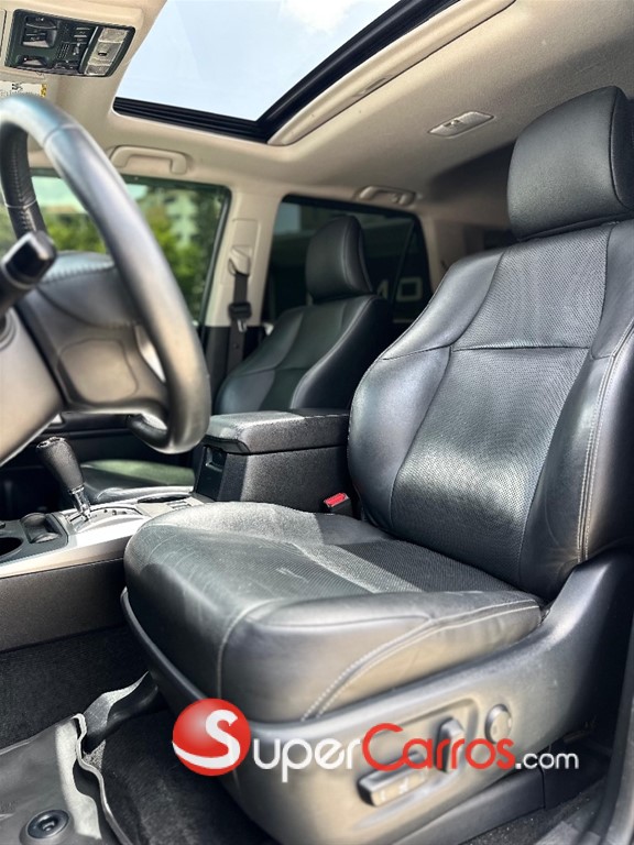 2020 Toyota 4 Runner Limited — foto 6 / 12