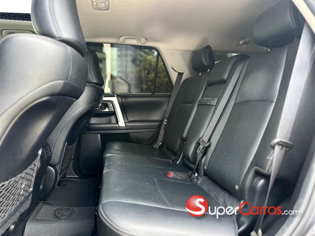 2020 Toyota 4 Runner Limited — foto 7 / 12