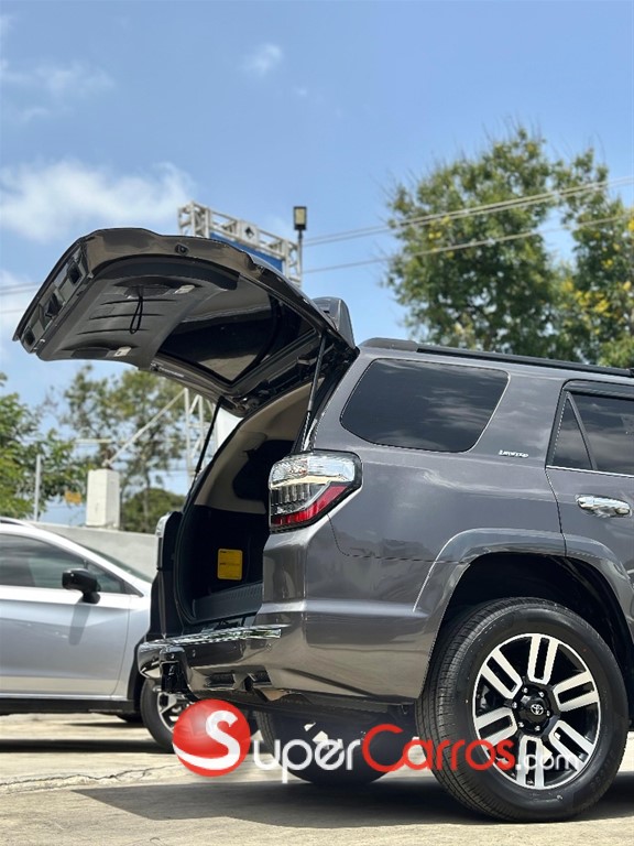 2020 Toyota 4 Runner Limited — foto 10 / 12