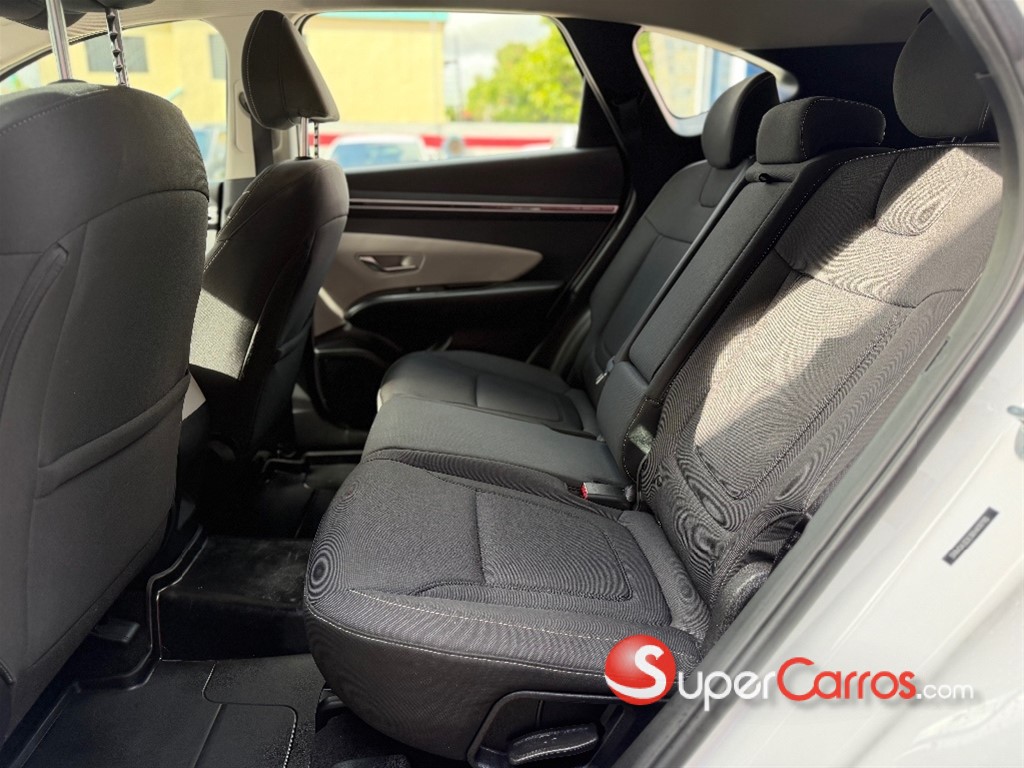 2024 Hyundai Tucson SE — foto 10 / 12