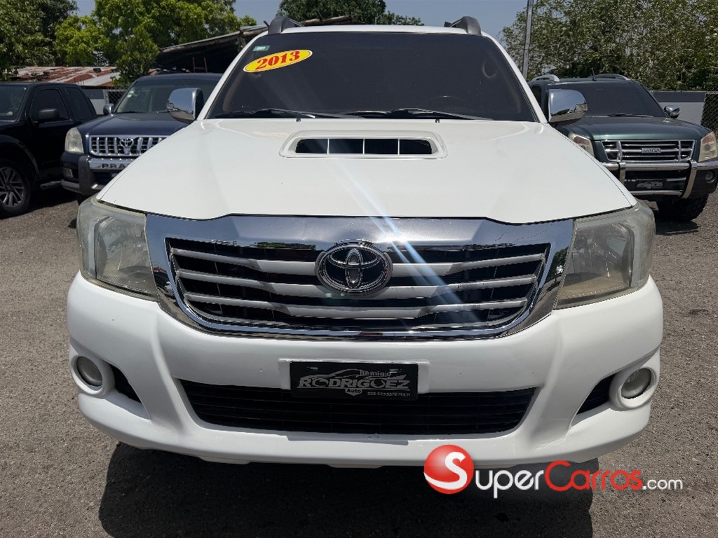 2013 Toyota Hilux SRV — foto 3 / 10