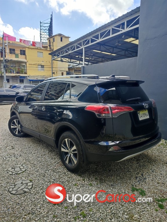 2018 Toyota RAV4 — foto 5 / 8
