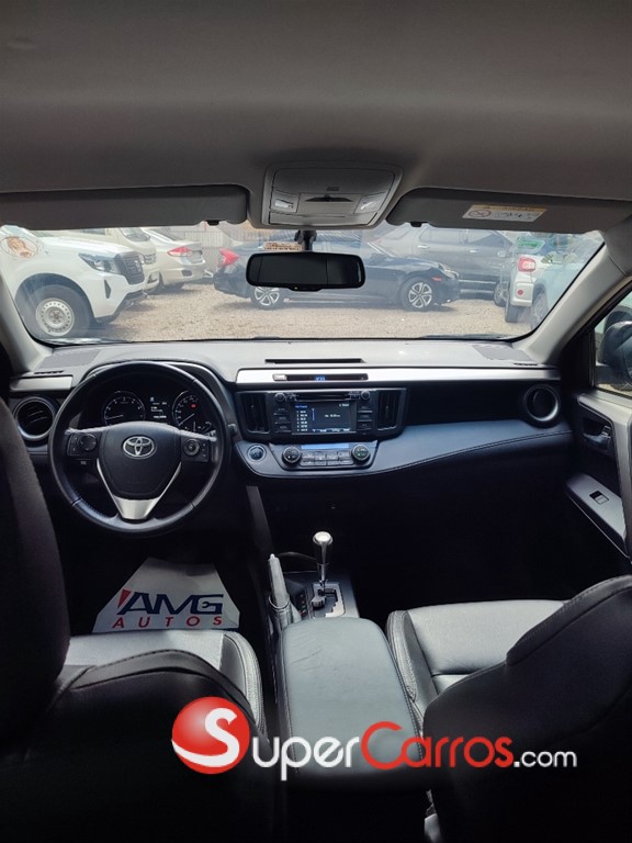 2018 Toyota RAV4 — foto 8 / 8