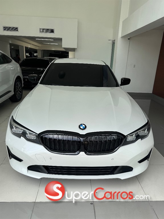 2022 BMW Serie 3 320i — foto 2 / 12