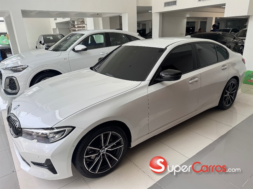 2022 BMW Serie 3 320i — foto 3 / 12