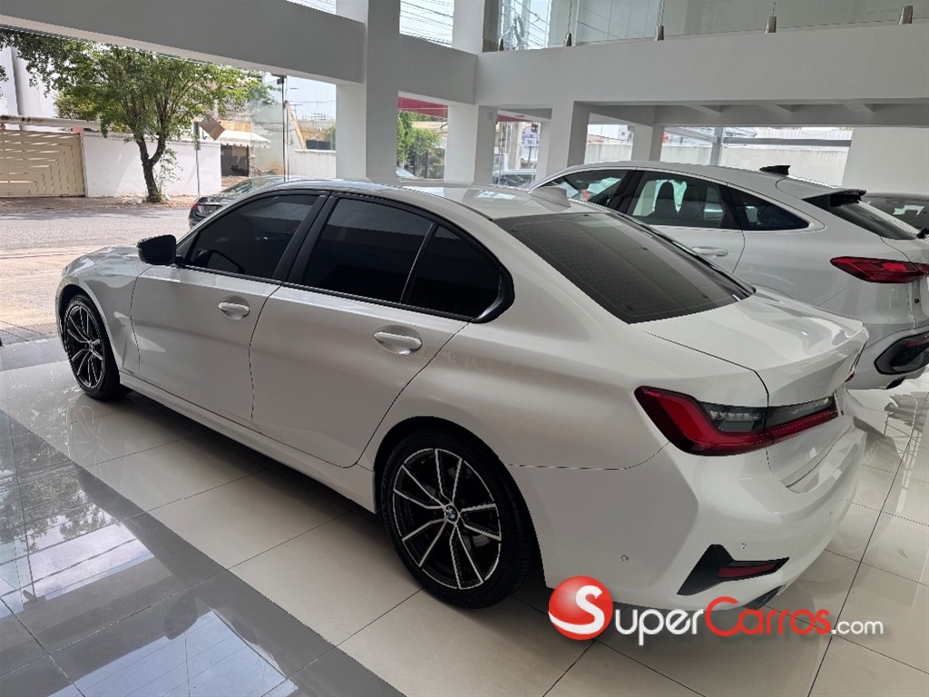 2022 BMW Serie 3 320i — foto 4 / 12