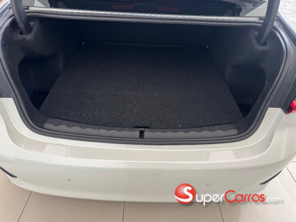 2022 BMW Serie 3 320i — foto 7 / 12