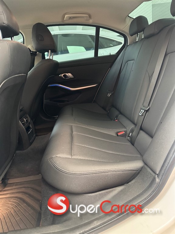 2022 BMW Serie 3 320i — foto 8 / 12