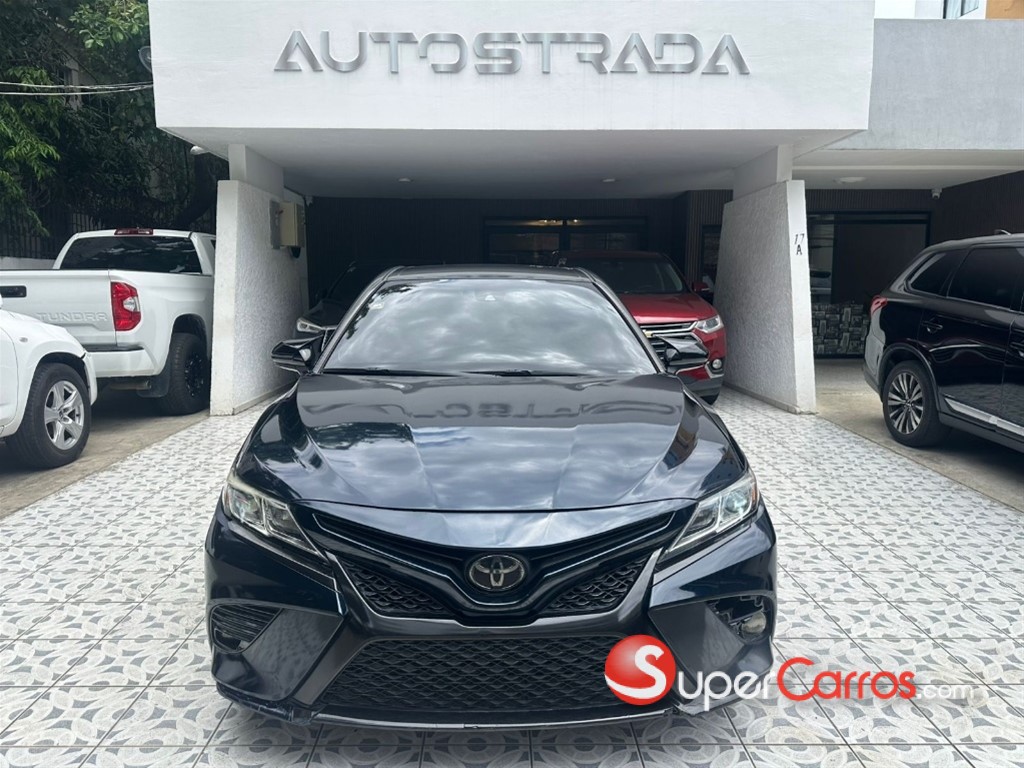 2019 Toyota Camry SE — foto 2 / 6