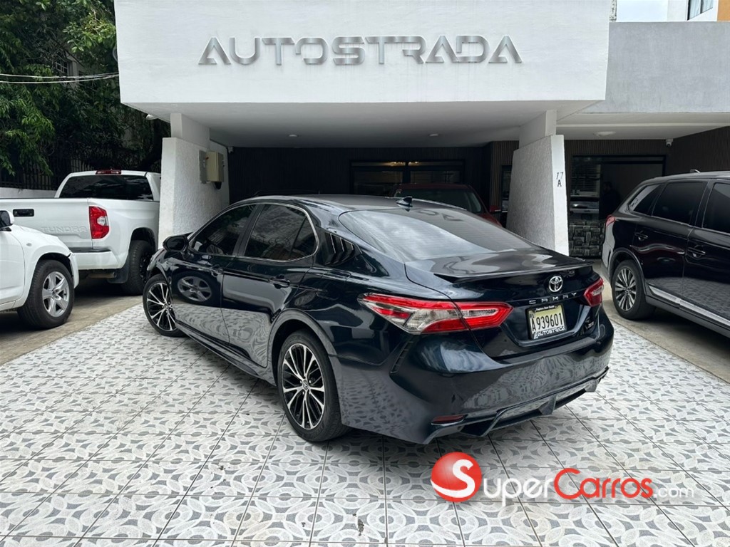 2019 Toyota Camry SE — foto 3 / 6