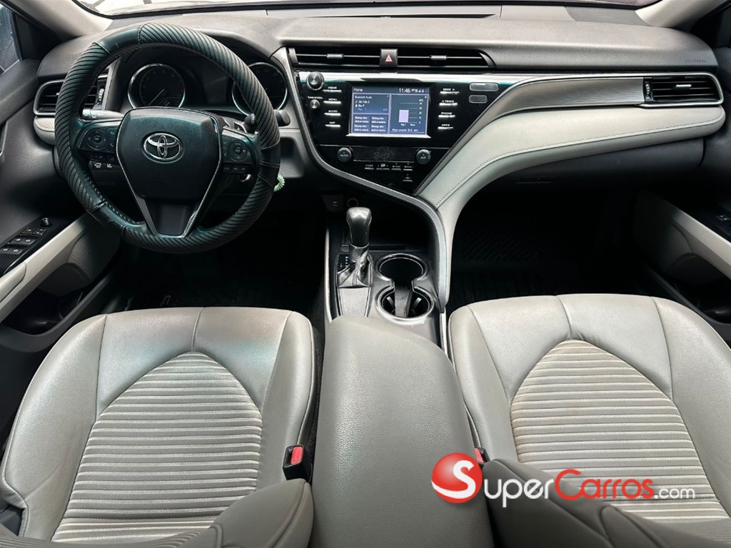2019 Toyota Camry SE — foto 4 / 6
