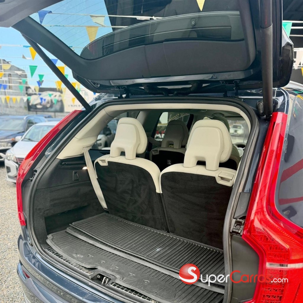 2020 Volvo XC90 Momentum T6 — foto 5 / 12