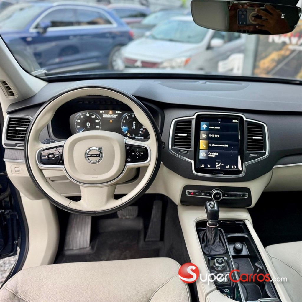 2020 Volvo XC90 Momentum T6 — foto 6 / 12