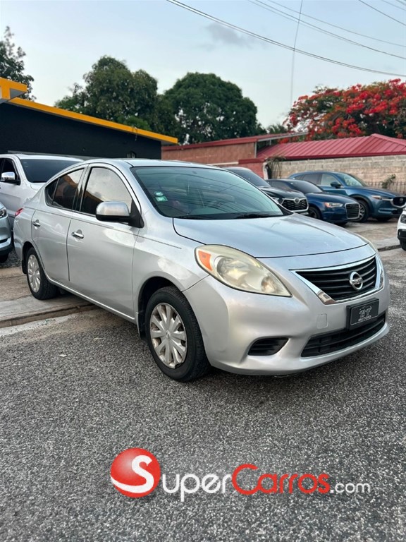 2014 Nissan Versa SV