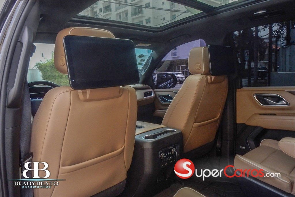 2023 Chevrolet Suburban Premier — foto 7 / 12