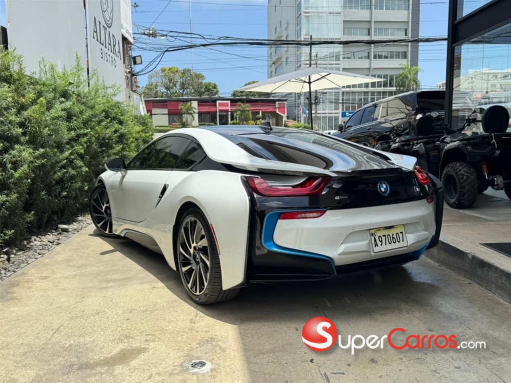 2016 BMW i8 — foto 3 / 7