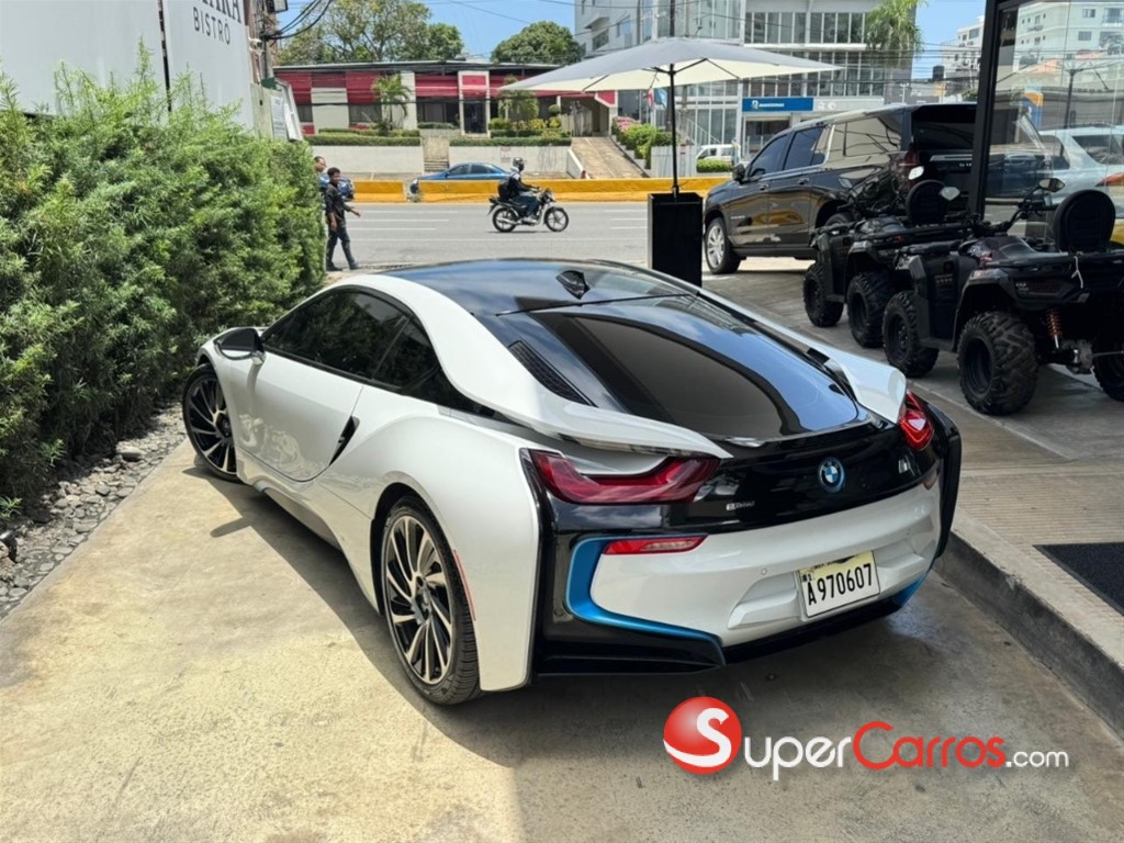 2016 BMW i8 — foto 4 / 7