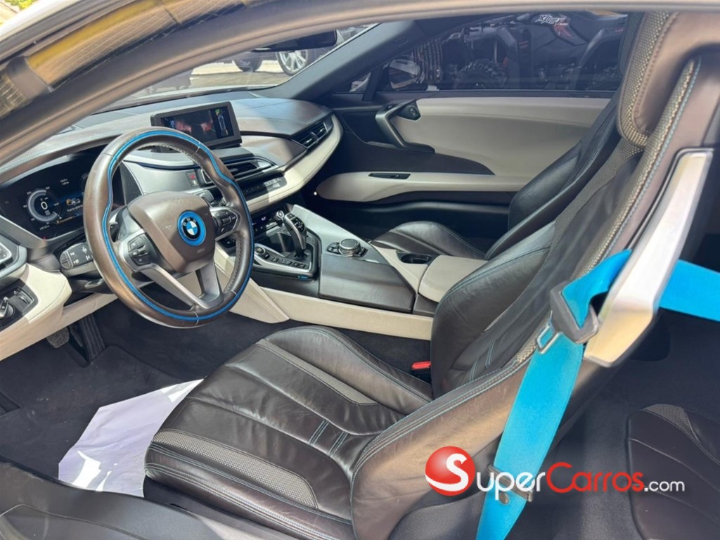 2016 BMW i8 — foto 5 / 7
