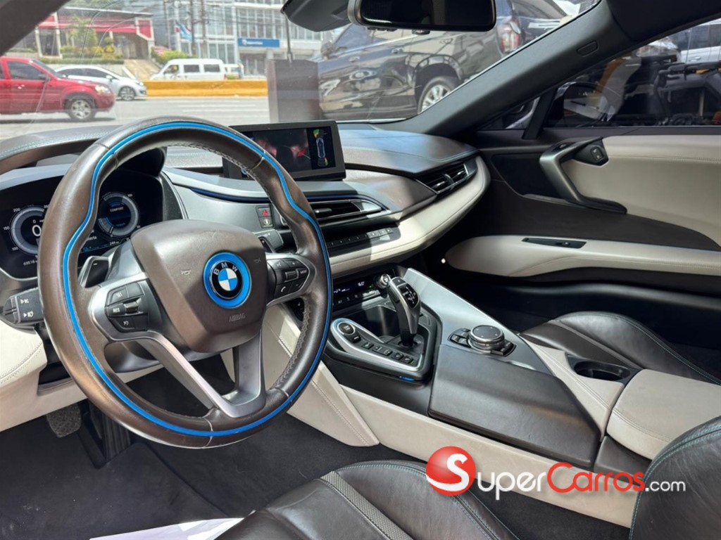 2016 BMW i8 — foto 6 / 7