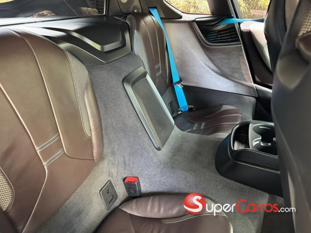 2016 BMW i8 — foto 7 / 7