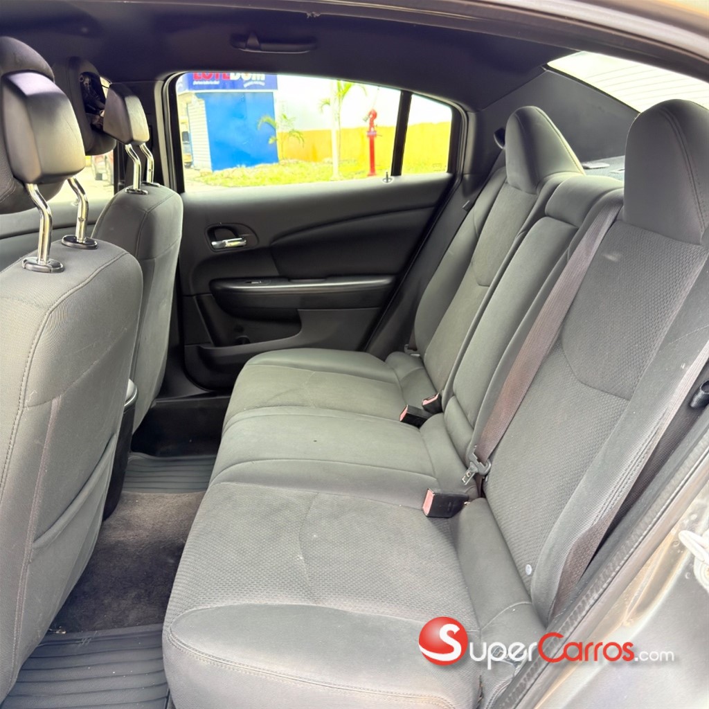 2012 Chrysler 200 — foto 7 / 11