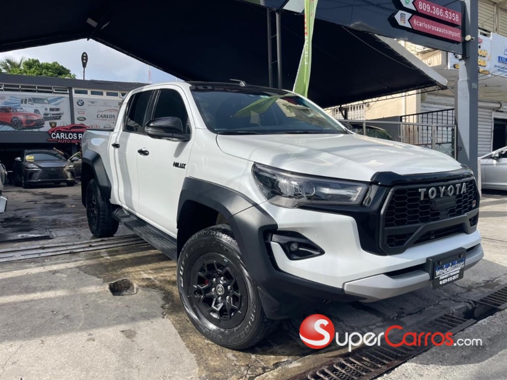 2024 Toyota Hilux GR Sport — foto 2 / 12