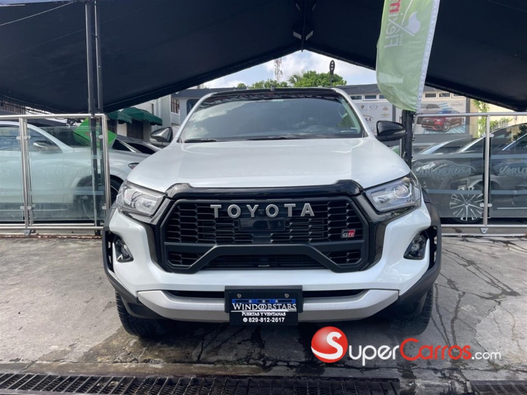 2024 Toyota Hilux GR Sport — foto 3 / 12