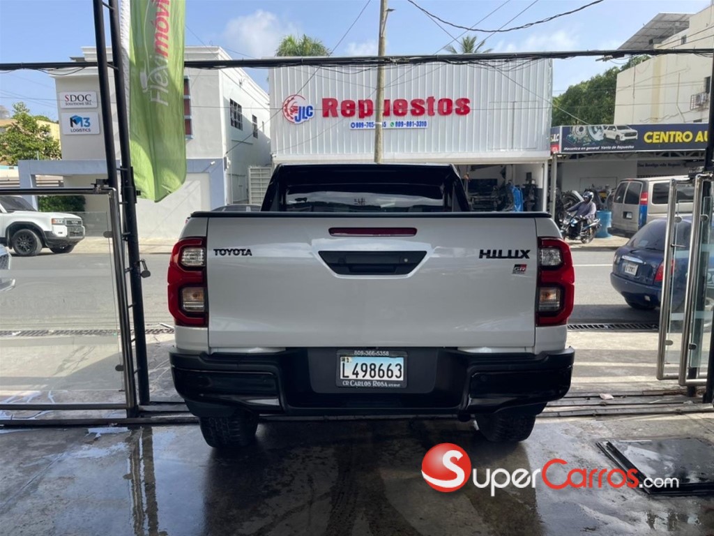 2024 Toyota Hilux GR Sport — foto 8 / 12