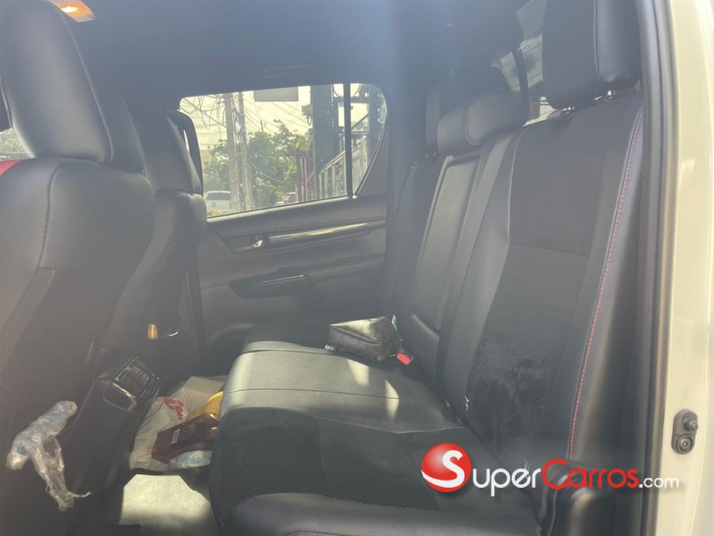 2024 Toyota Hilux GR Sport — foto 11 / 12