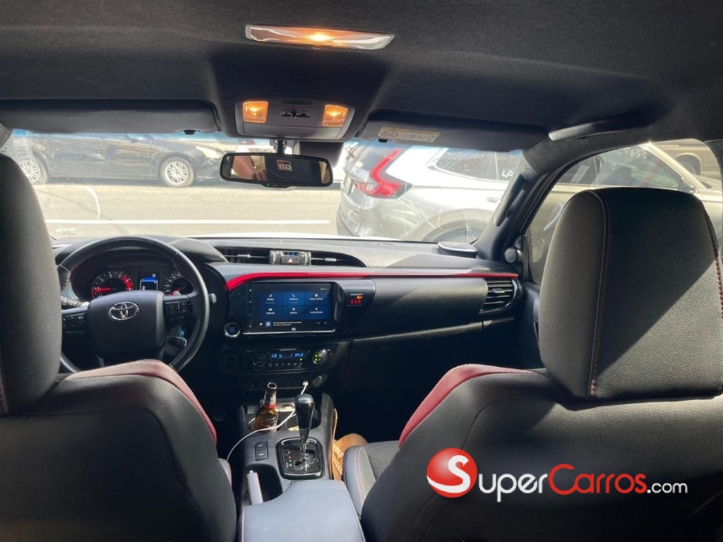 2024 Toyota Hilux GR Sport — foto 12 / 12