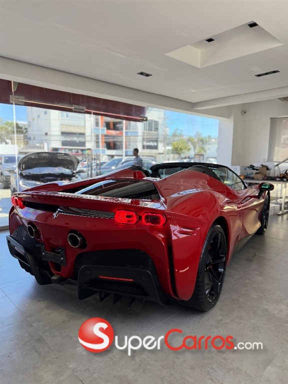 2025 Ferrari SF90 Spider — foto 2 / 10