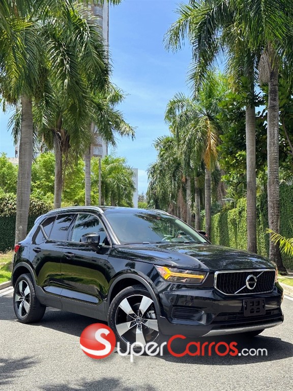 2020 Volvo XC40 R-Design — foto 2 / 11