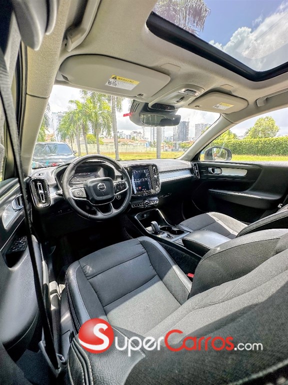 2020 Volvo XC40 R-Design — foto 6 / 11