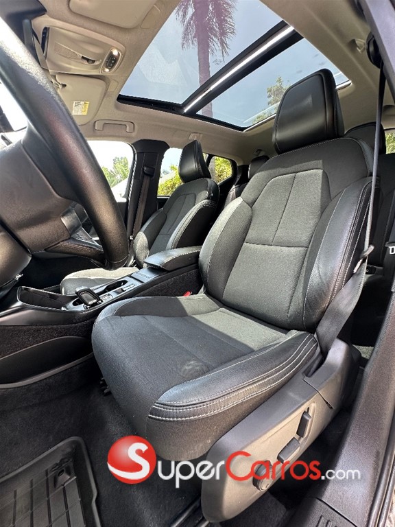 2020 Volvo XC40 R-Design — foto 7 / 11