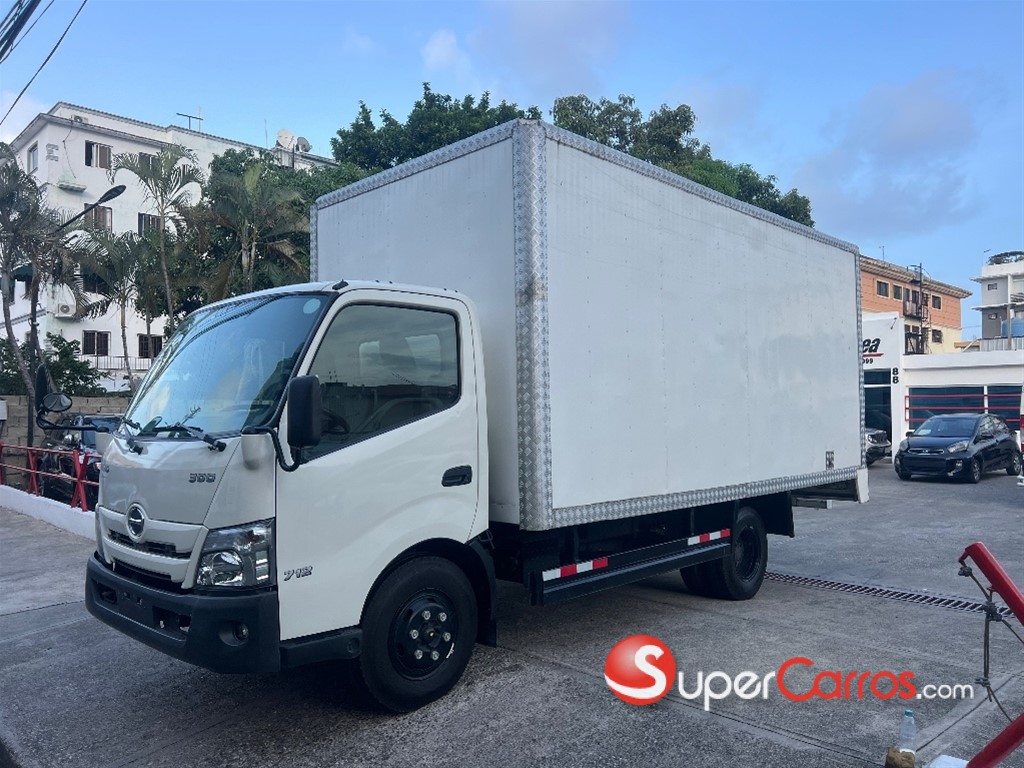 2022 Hino 300