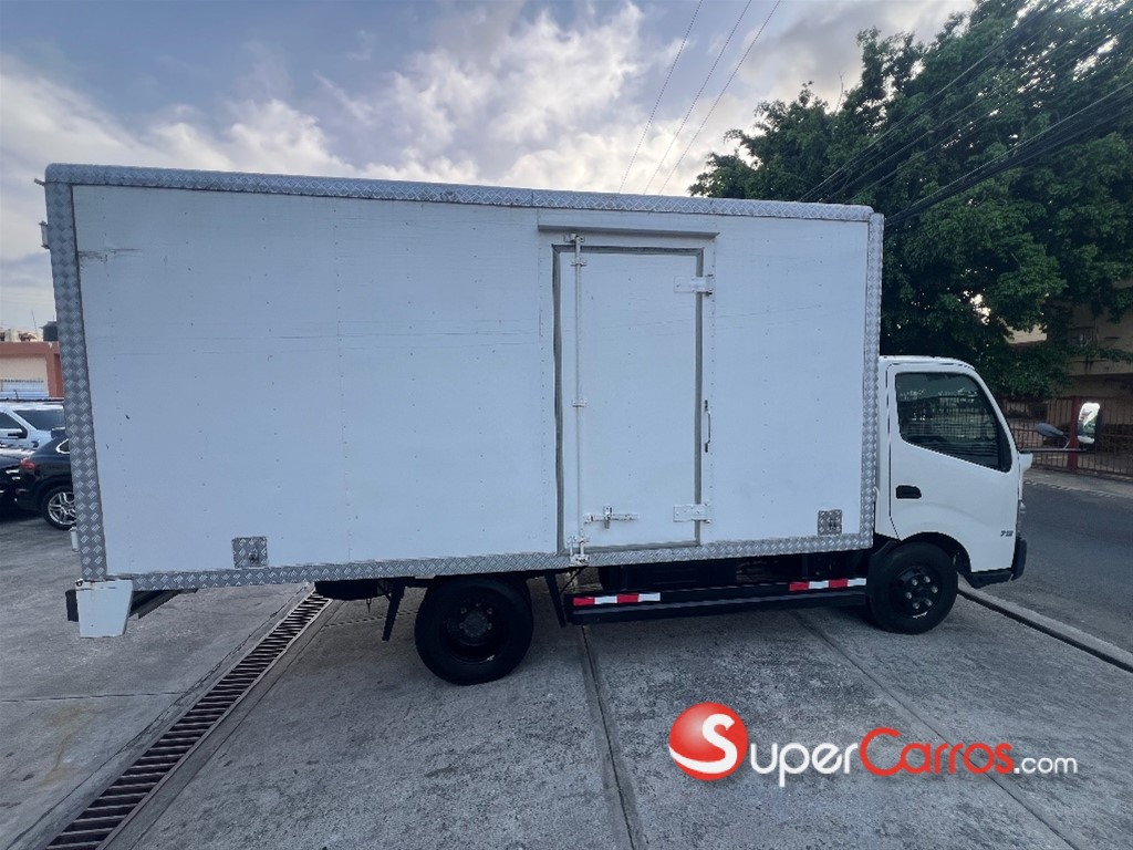 2022 Hino 300 — foto 4 / 9