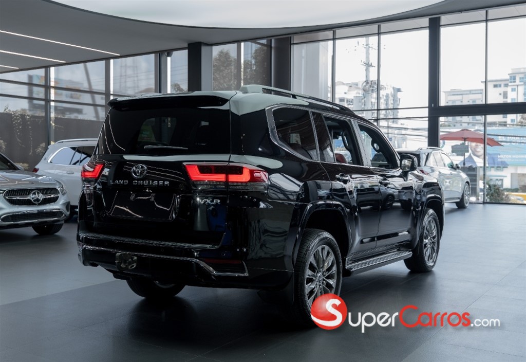 2023 Toyota Land Cruiser VXR — foto 8 / 12
