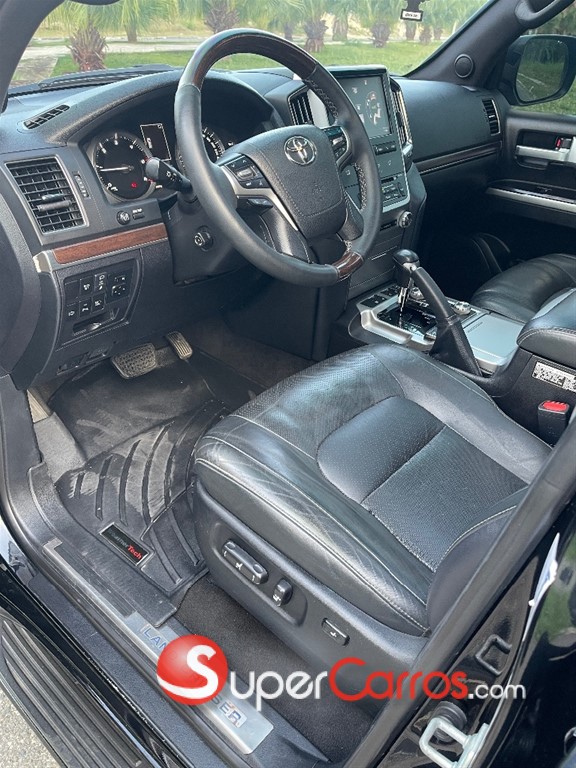 2019 Toyota Land Cruiser VXR — foto 6 / 12