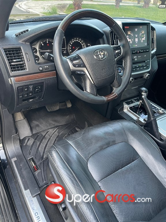 2019 Toyota Land Cruiser VXR — foto 7 / 12