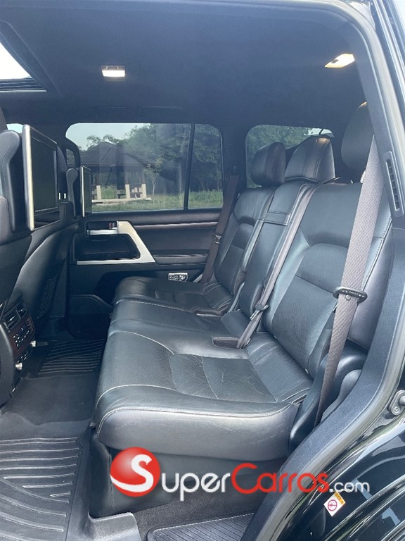 2019 Toyota Land Cruiser VXR — foto 9 / 12