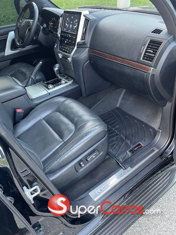 2019 Toyota Land Cruiser VXR — foto 10 / 12