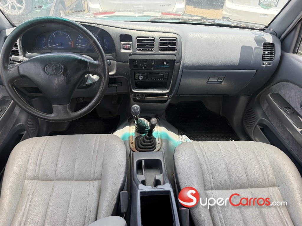 2002 Toyota Hilux — foto 5 / 7